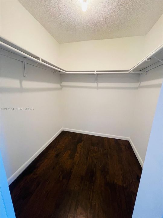 В аренду: $1,900 (2 спален, 2 ванн, 1220 Квадратных фут)