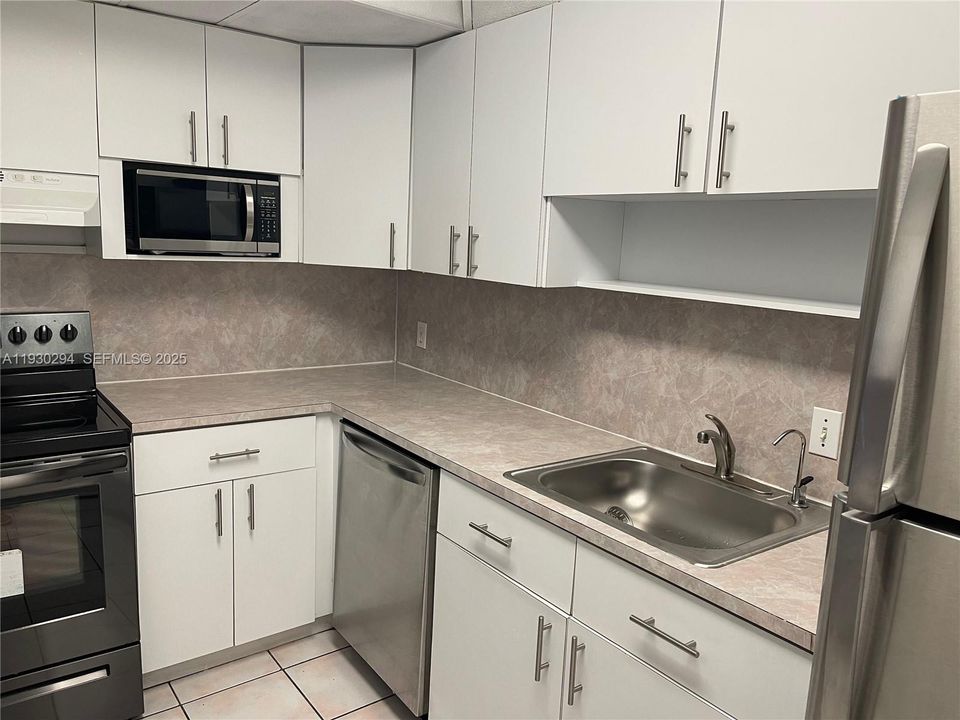 В аренду: $1,900 (2 спален, 2 ванн, 1220 Квадратных фут)