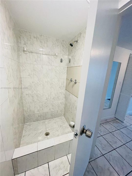 В аренду: $1,900 (2 спален, 2 ванн, 1220 Квадратных фут)