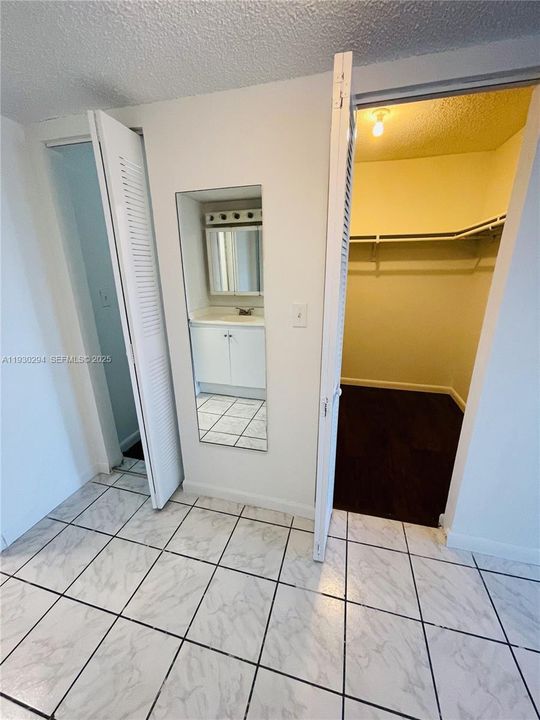 В аренду: $1,900 (2 спален, 2 ванн, 1220 Квадратных фут)