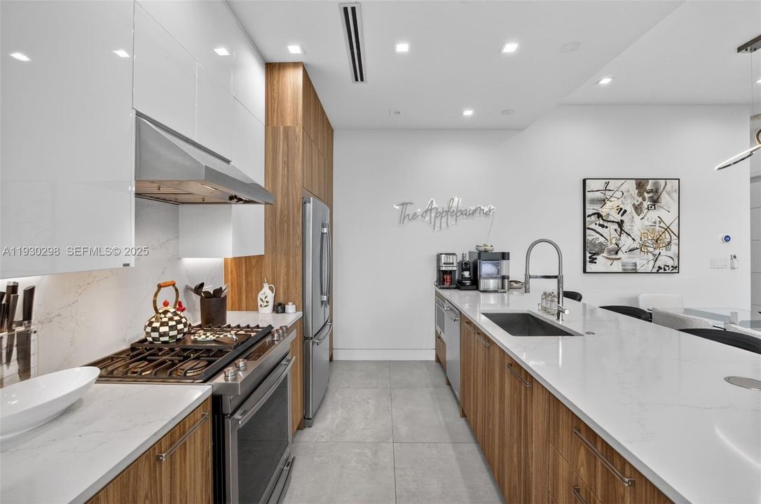 待售: $1,175,000 (3 贝兹, 3 浴室, 1981 平方英尺)