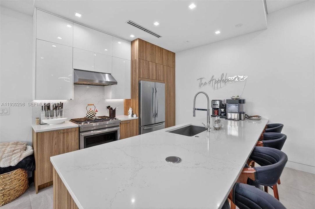 待售: $1,175,000 (3 贝兹, 3 浴室, 1981 平方英尺)