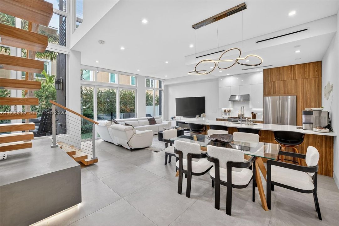 待售: $1,175,000 (3 贝兹, 3 浴室, 1981 平方英尺)