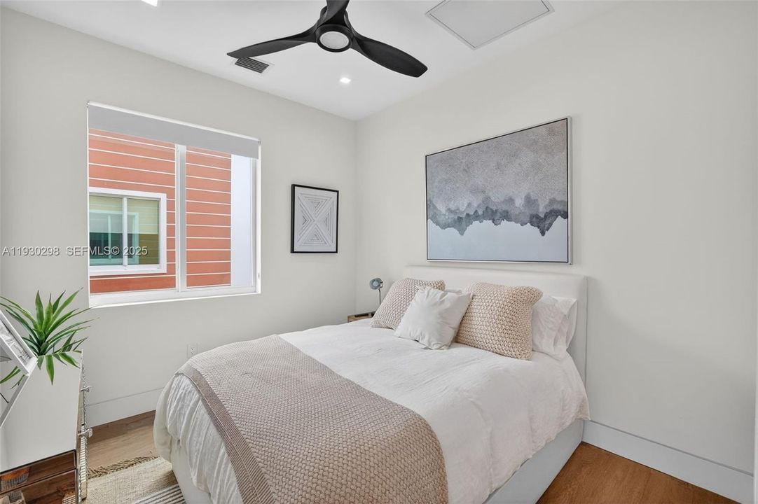 待售: $1,175,000 (3 贝兹, 3 浴室, 1981 平方英尺)