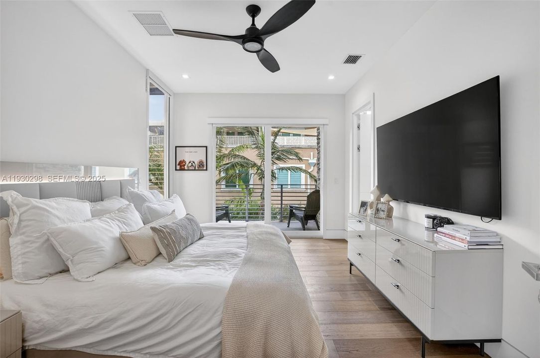 待售: $1,175,000 (3 贝兹, 3 浴室, 1981 平方英尺)