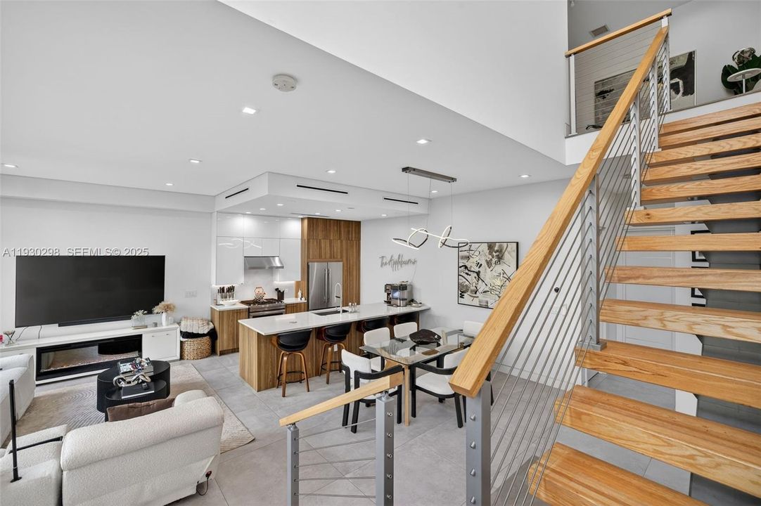 待售: $1,175,000 (3 贝兹, 3 浴室, 1981 平方英尺)