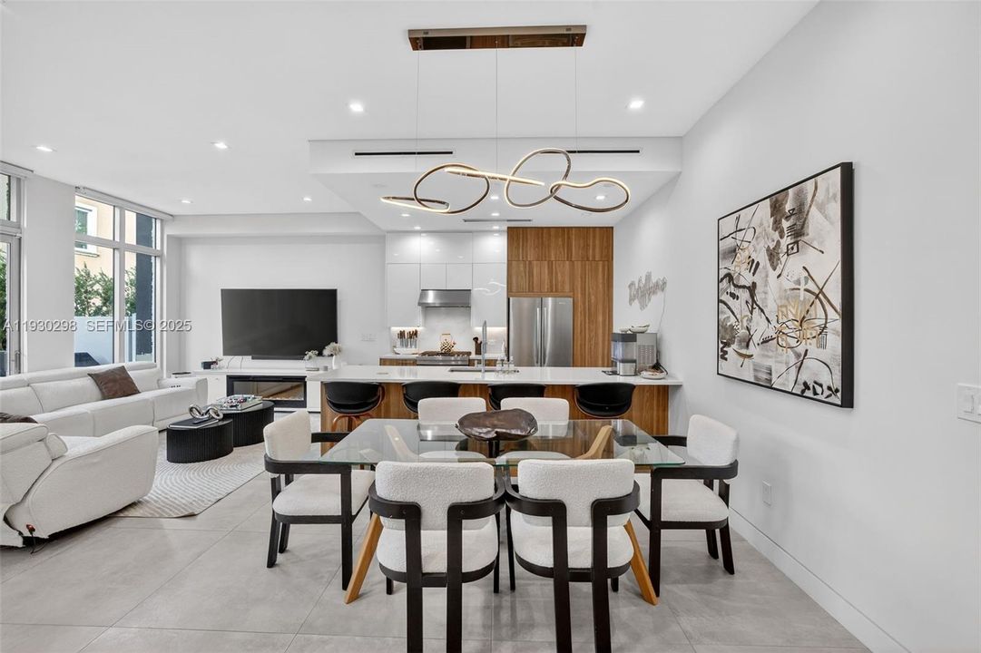 待售: $1,175,000 (3 贝兹, 3 浴室, 1981 平方英尺)