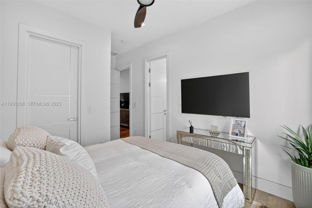 待售: $1,175,000 (3 贝兹, 3 浴室, 1981 平方英尺)