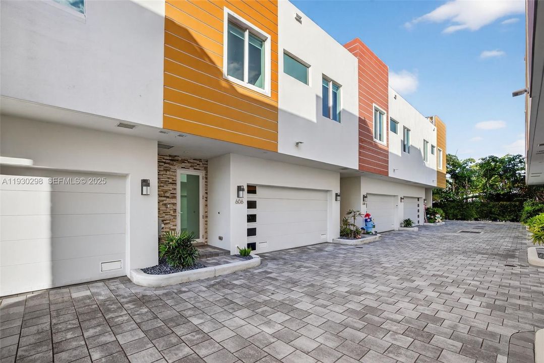 待售: $1,175,000 (3 贝兹, 3 浴室, 1981 平方英尺)