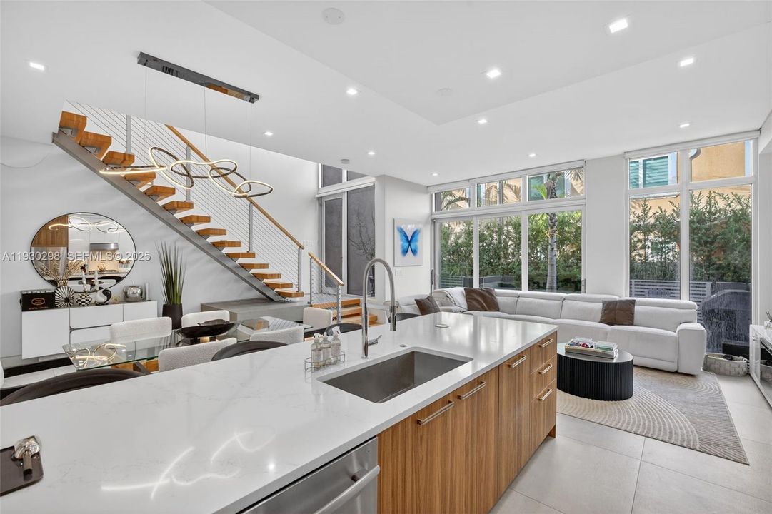 待售: $1,175,000 (3 贝兹, 3 浴室, 1981 平方英尺)