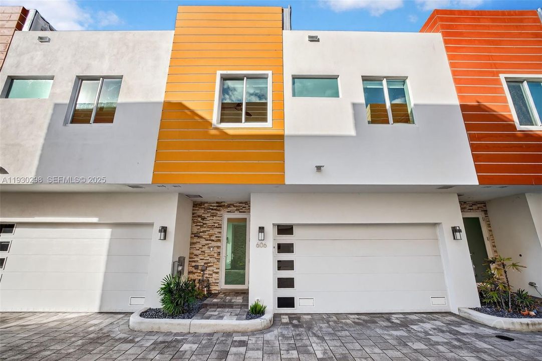 待售: $1,175,000 (3 贝兹, 3 浴室, 1981 平方英尺)