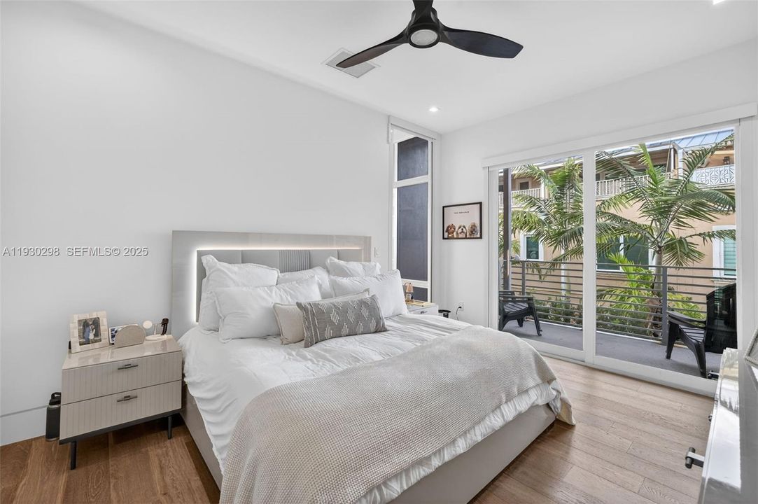 待售: $1,175,000 (3 贝兹, 3 浴室, 1981 平方英尺)