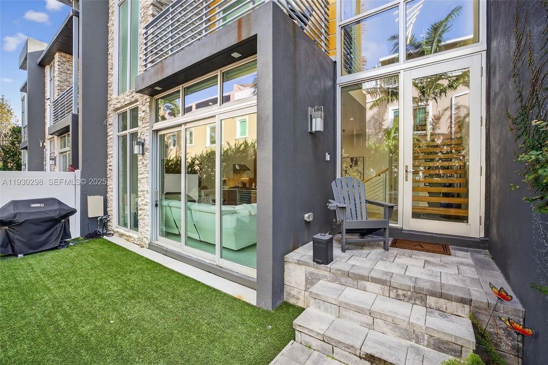 待售: $1,175,000 (3 贝兹, 3 浴室, 1981 平方英尺)