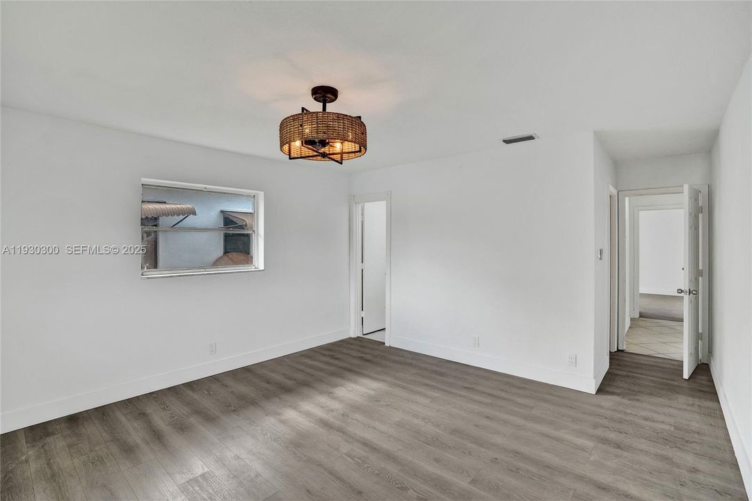 待售: $365,000 (2 贝兹, 2 浴室, 1587 平方英尺)