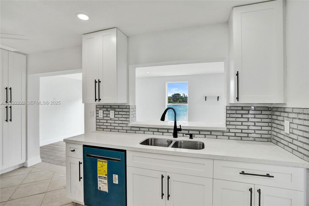 待售: $365,000 (2 贝兹, 2 浴室, 1587 平方英尺)