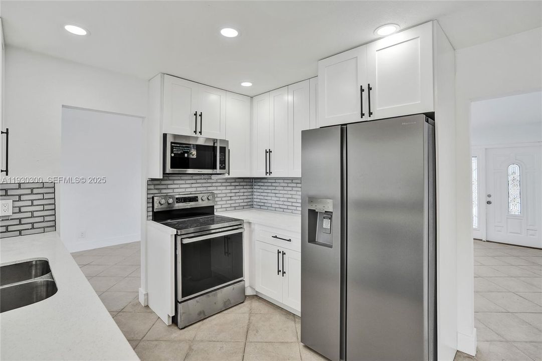 待售: $365,000 (2 贝兹, 2 浴室, 1587 平方英尺)