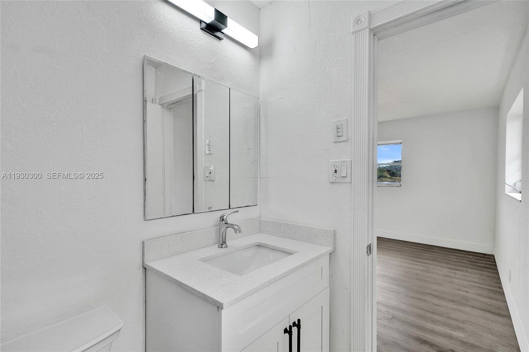 待售: $365,000 (2 贝兹, 2 浴室, 1587 平方英尺)