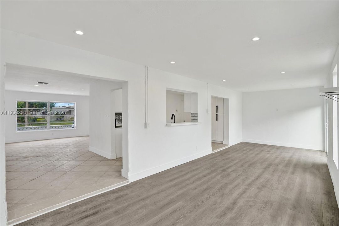 待售: $365,000 (2 贝兹, 2 浴室, 1587 平方英尺)