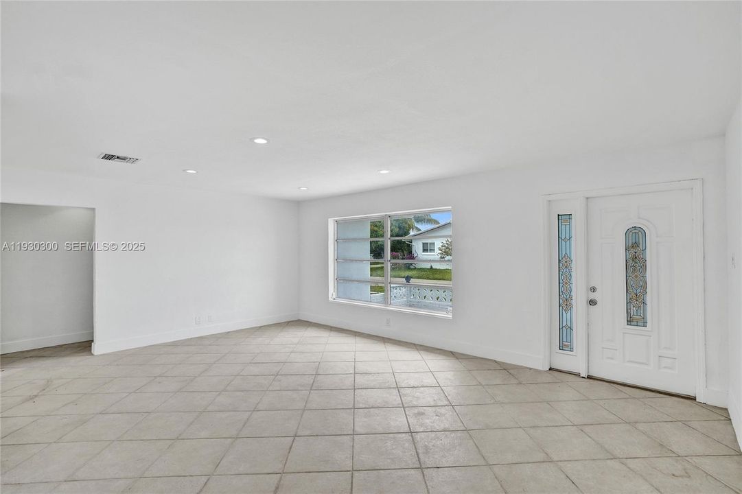 待售: $365,000 (2 贝兹, 2 浴室, 1587 平方英尺)