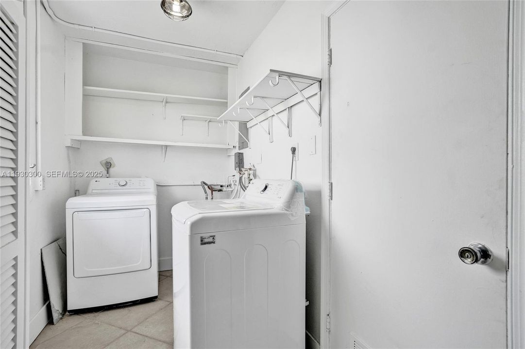 待售: $365,000 (2 贝兹, 2 浴室, 1587 平方英尺)