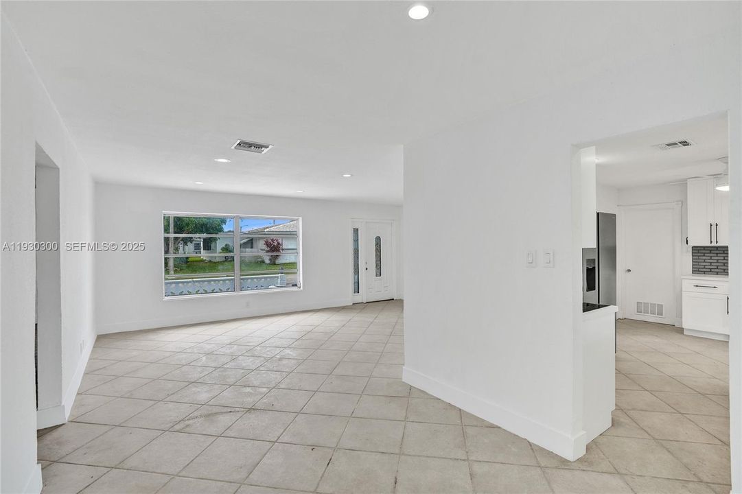 待售: $365,000 (2 贝兹, 2 浴室, 1587 平方英尺)