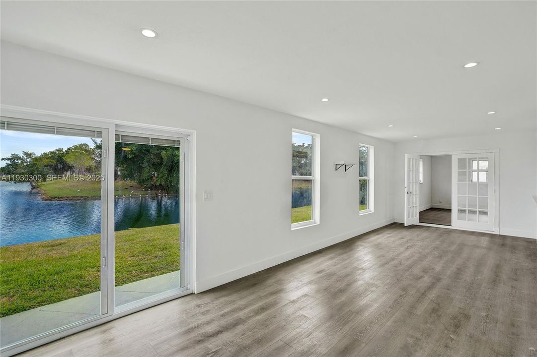 待售: $365,000 (2 贝兹, 2 浴室, 1587 平方英尺)