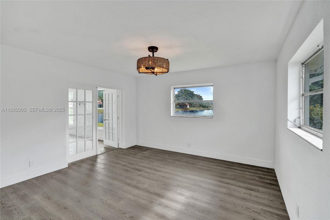 待售: $365,000 (2 贝兹, 2 浴室, 1587 平方英尺)