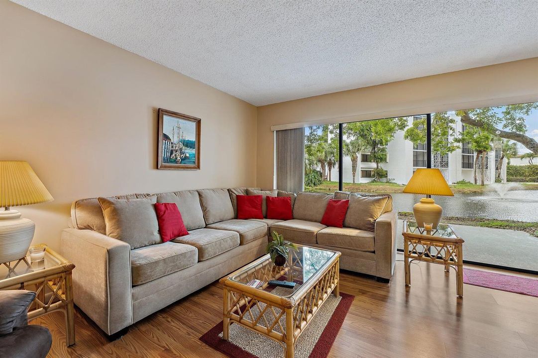 003-1605US1NB104-Jupiter-FL-SMALL