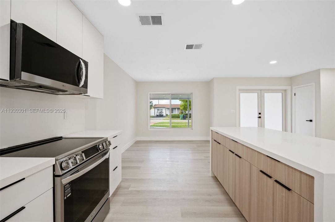 For Sale: $767,000 (3 beds, 2 baths, 1654 Square Feet)