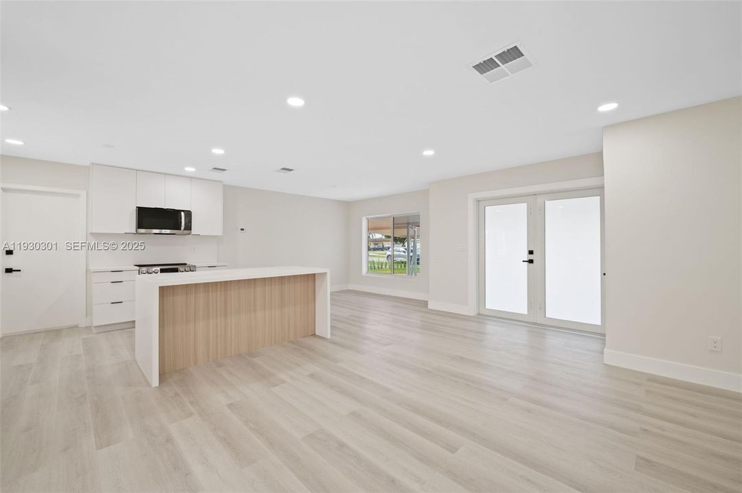 For Sale: $767,000 (3 beds, 2 baths, 1654 Square Feet)