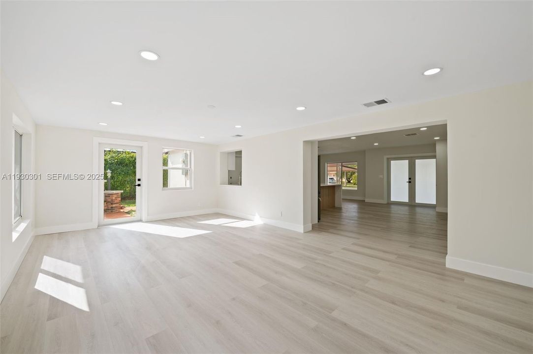 For Sale: $767,000 (3 beds, 2 baths, 1654 Square Feet)