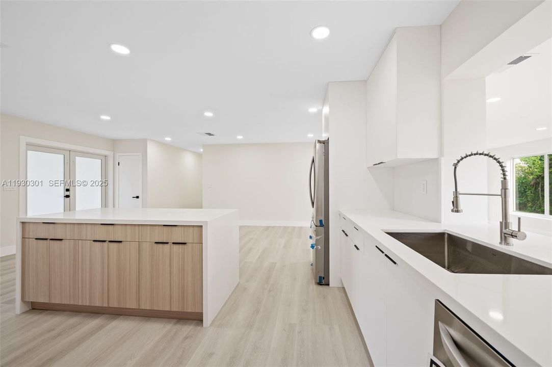 For Sale: $767,000 (3 beds, 2 baths, 1654 Square Feet)