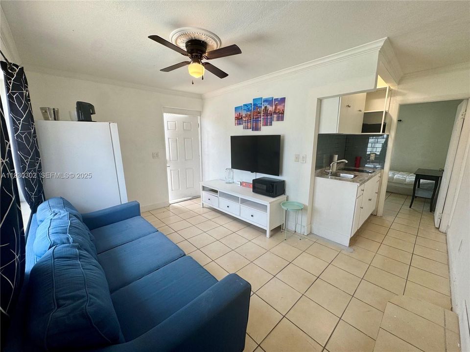 For Sale: $699,999 (4 beds, 3 baths, 1718 Square Feet)