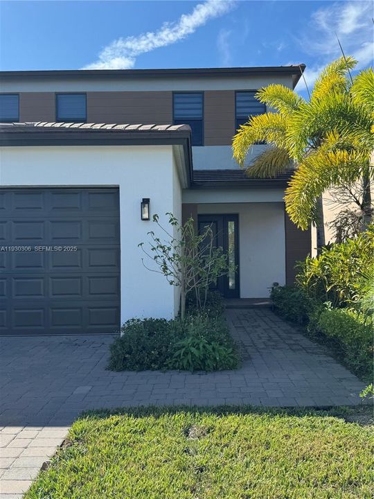 For Rent: $4,200 (3 beds, 2 baths, 2110 Square Feet)