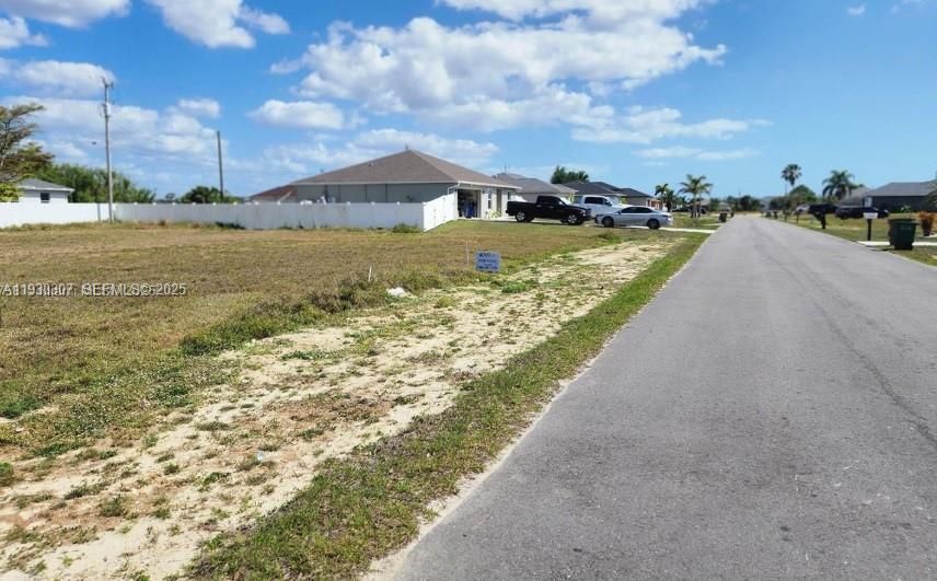 待售: $80,000 (0.34 acres)