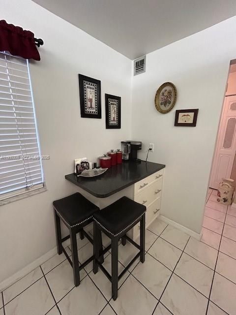 待售: $299,000 (2 贝兹, 2 浴室, 1144 平方英尺)