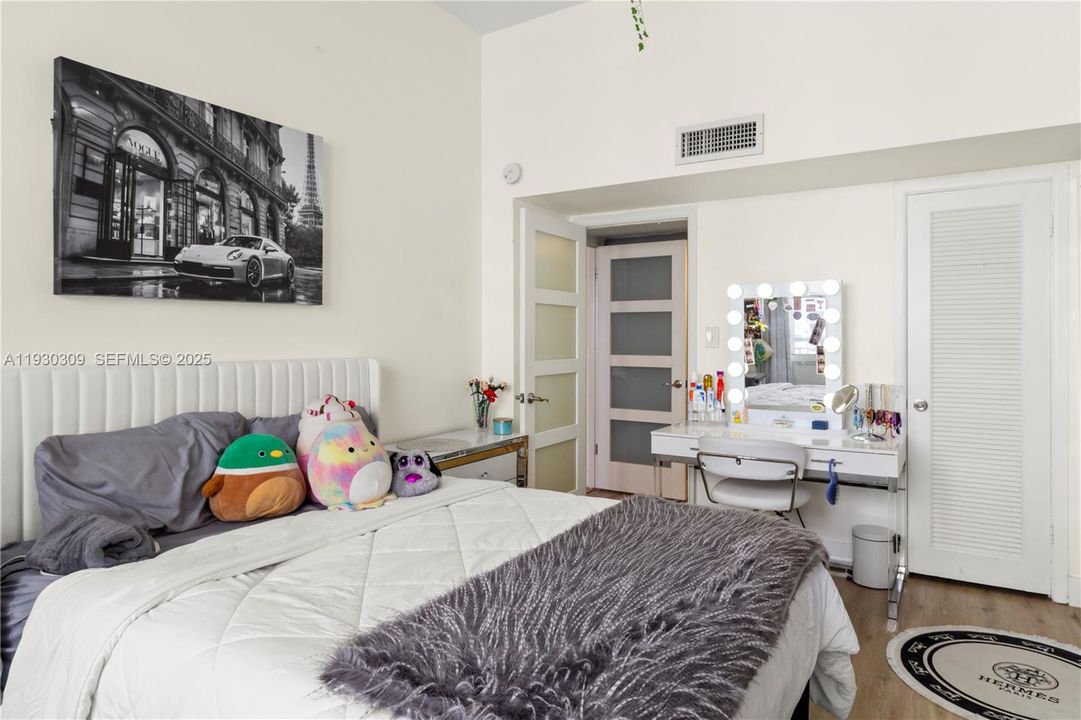 出租: $2,900 (0 贝兹, 0 浴室, 1565 平方英尺)