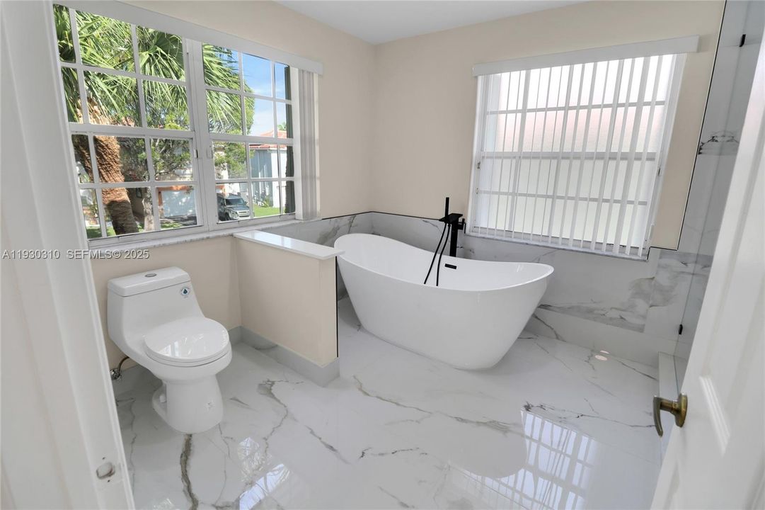 待售: $799,900 (4 贝兹, 2 浴室, 2622 平方英尺)