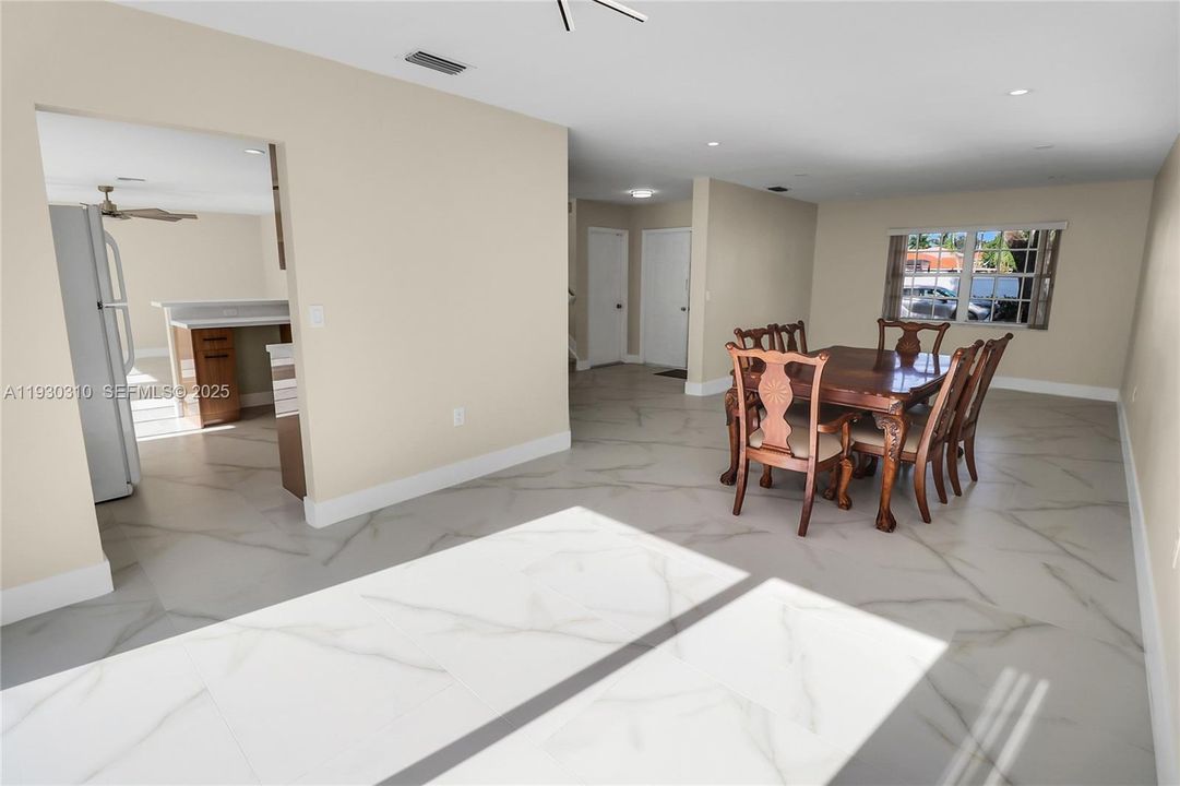 待售: $799,900 (4 贝兹, 2 浴室, 2622 平方英尺)