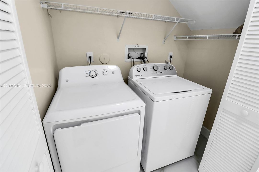 待售: $799,900 (4 贝兹, 2 浴室, 2622 平方英尺)