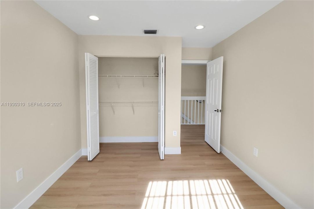 待售: $799,900 (4 贝兹, 2 浴室, 2622 平方英尺)