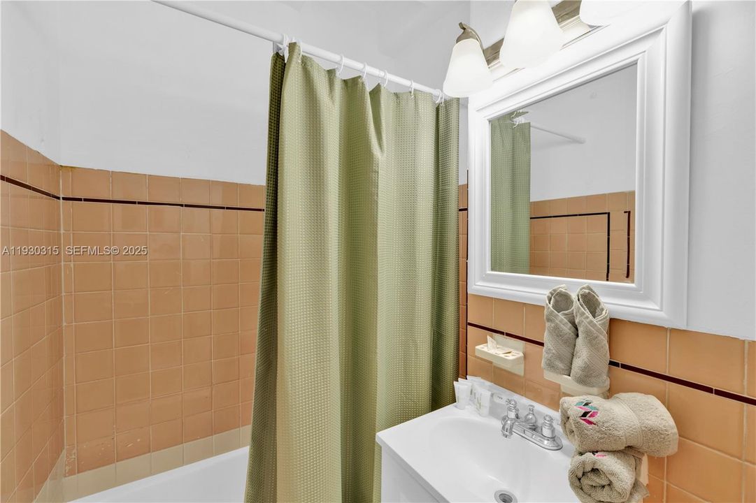 На продажу: $199,000 (0 спален, 1 ванн, 260 Квадратных фут)