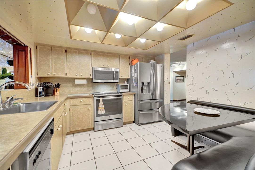 For Sale: $1,500,000 (4 beds, 4 baths, 2997 Square Feet)