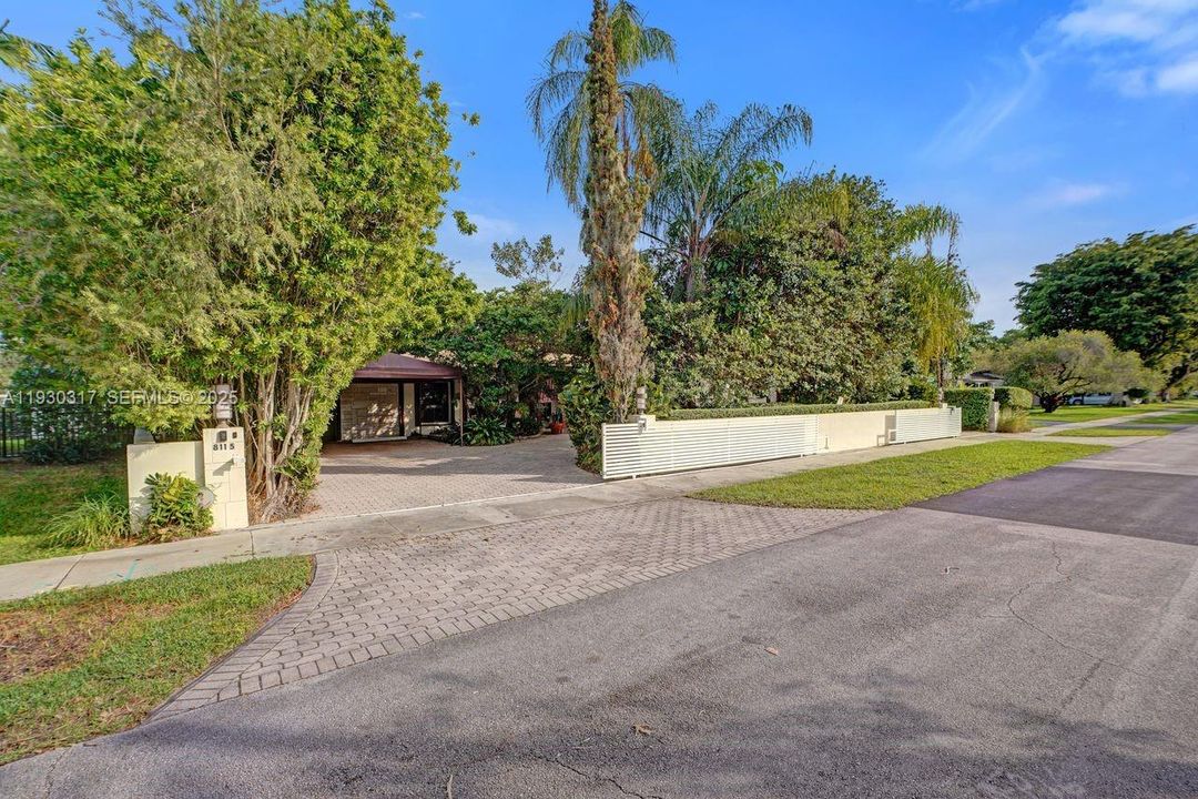 For Sale: $1,500,000 (4 beds, 4 baths, 2997 Square Feet)