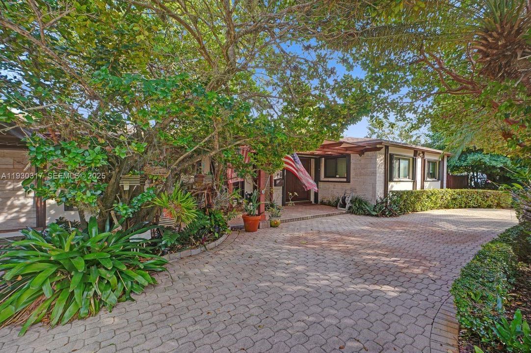 For Sale: $1,500,000 (4 beds, 4 baths, 2997 Square Feet)