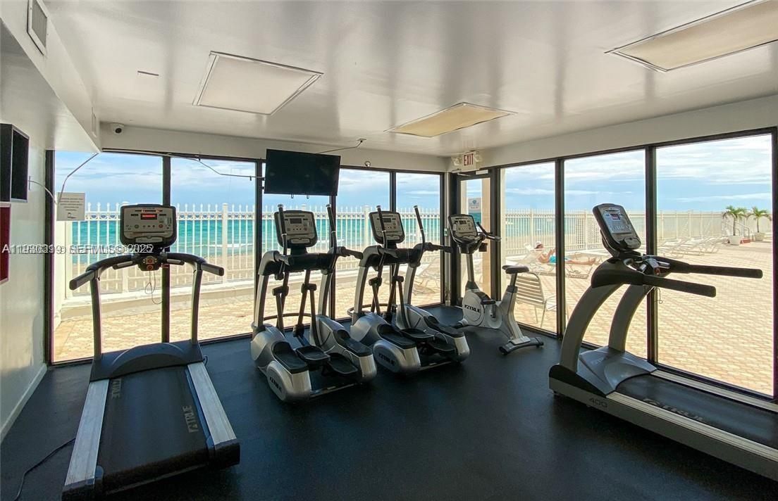 For Sale: $610,000 (2 beds, 2 baths, 1160 Square Feet)