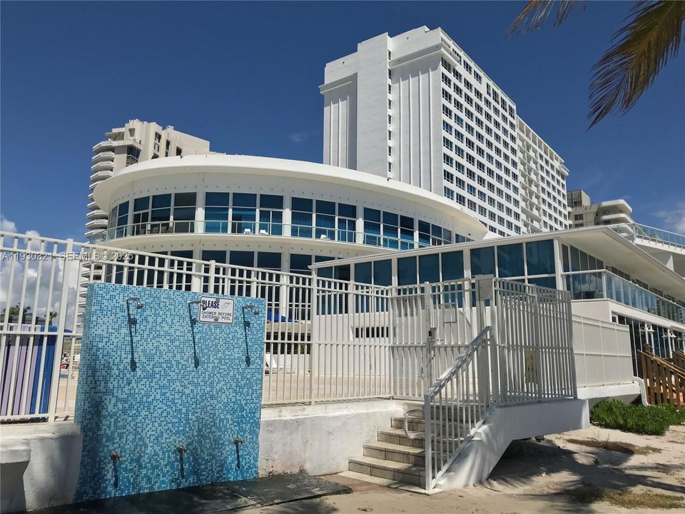 For Sale: $299,000 (0 beds, 1 baths, 390 Square Feet)