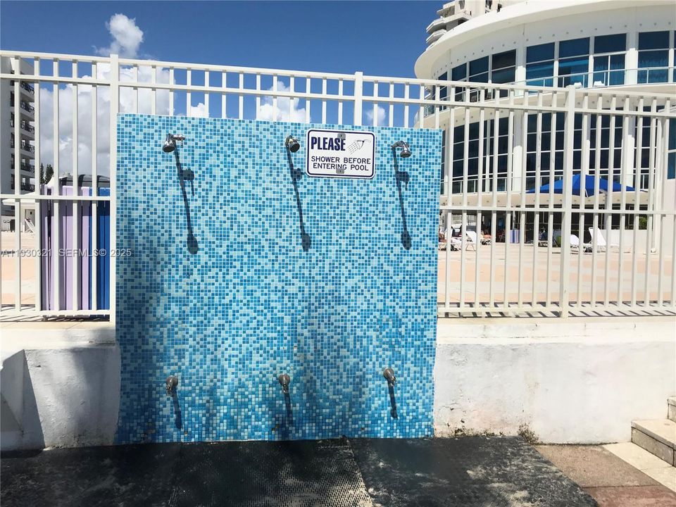 For Sale: $299,000 (0 beds, 1 baths, 390 Square Feet)