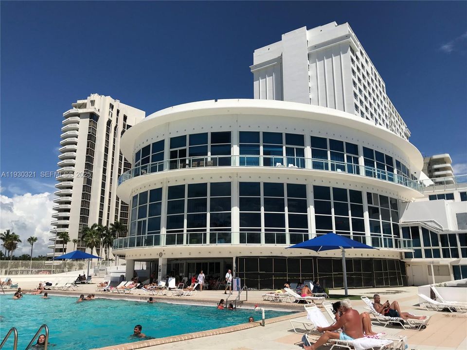 For Sale: $299,000 (0 beds, 1 baths, 390 Square Feet)