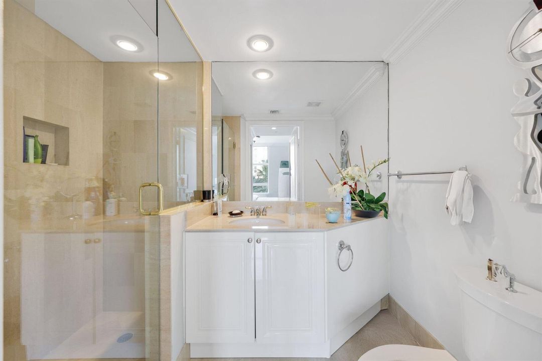 bathroom 2 ensuite